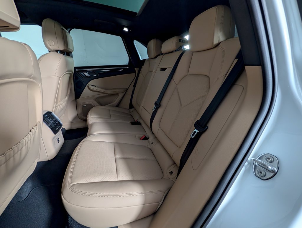 New 2026 Porsche Macan AWD/4WD image 24