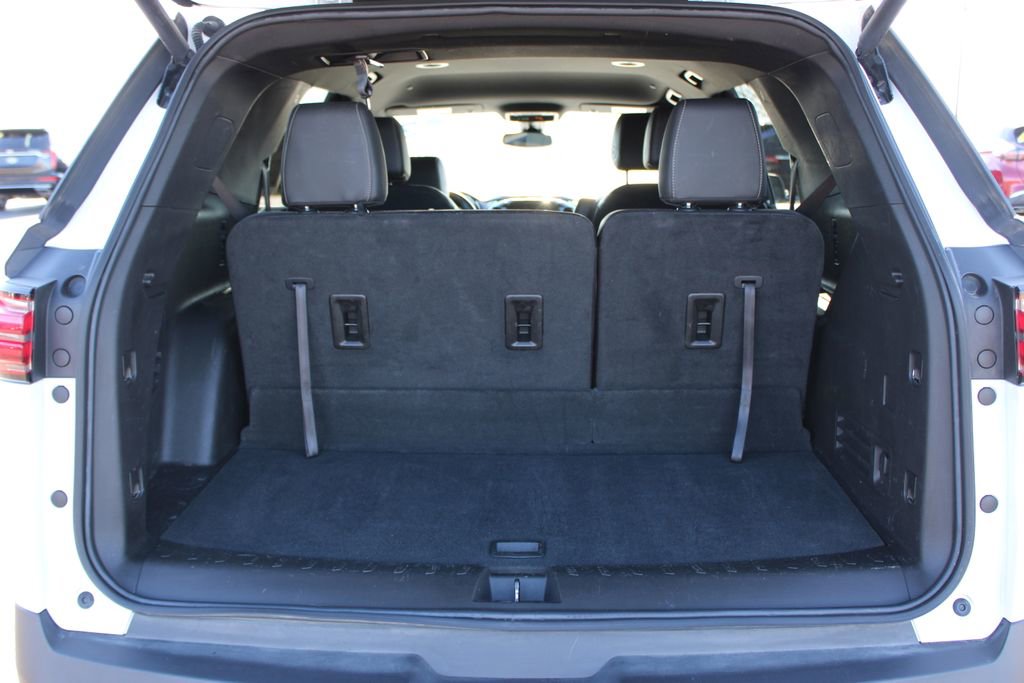 Used 2023 Chevrolet Traverse LT image 17