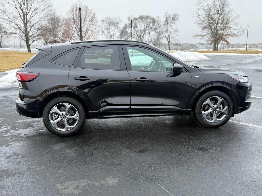 Used 2023 Ford Escape ST-Line w/ Tech Pack #1 image 4