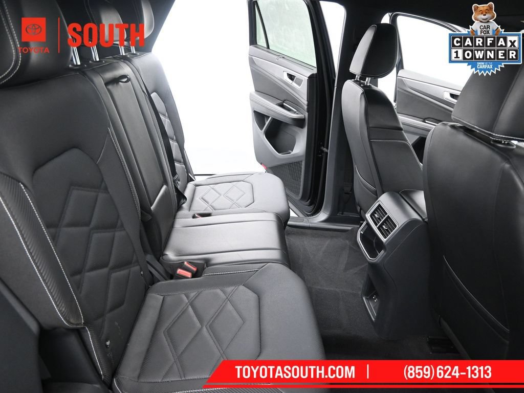 Used 2024 Volkswagen Atlas Cross Sport SE FWD image 13