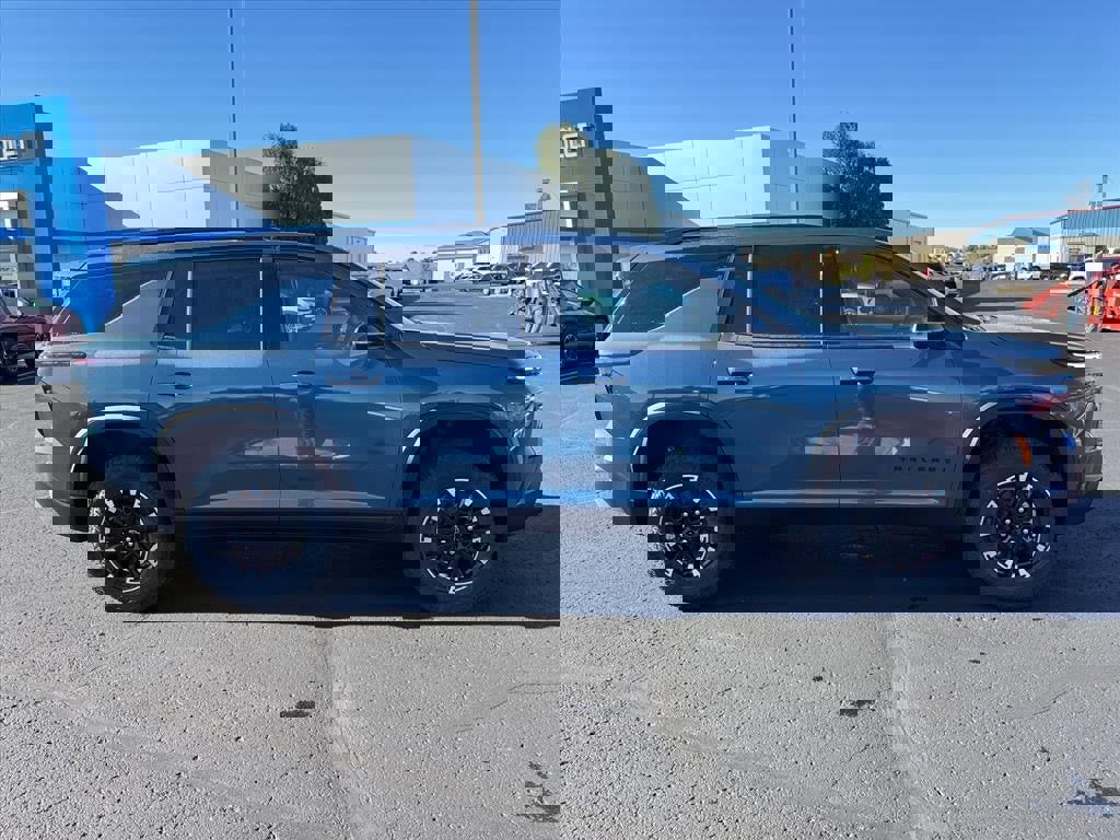 New 2026 Chevrolet Traverse Z71 w/ LPO, Floor Liner Package image 2