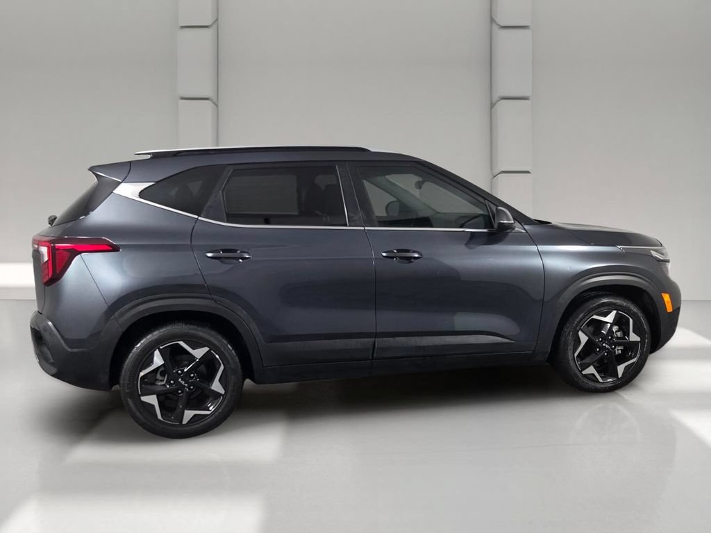 Used 2024 Kia Seltos EX FWD image 5