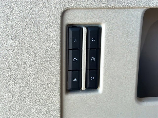 Used 2019 Lincoln Navigator Reserve image 13