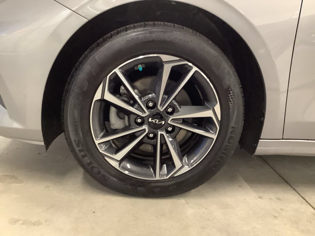 Certified 2024 Kia Forte LXS FWD image 19
