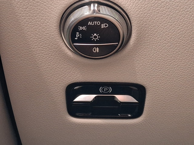 Used 2026 Mercedes-Benz GLC 300 4MATIC image 25