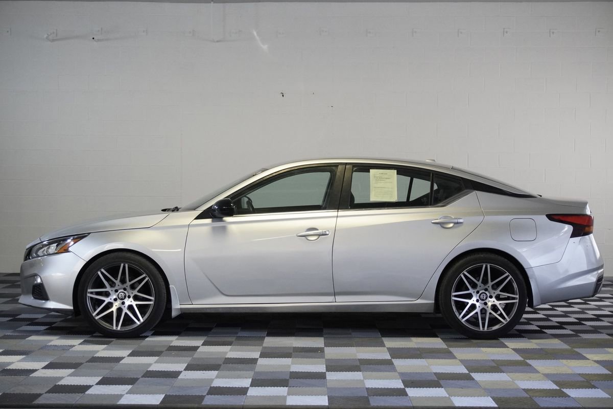 Used 2020 Nissan Altima 2.5 SR image 2