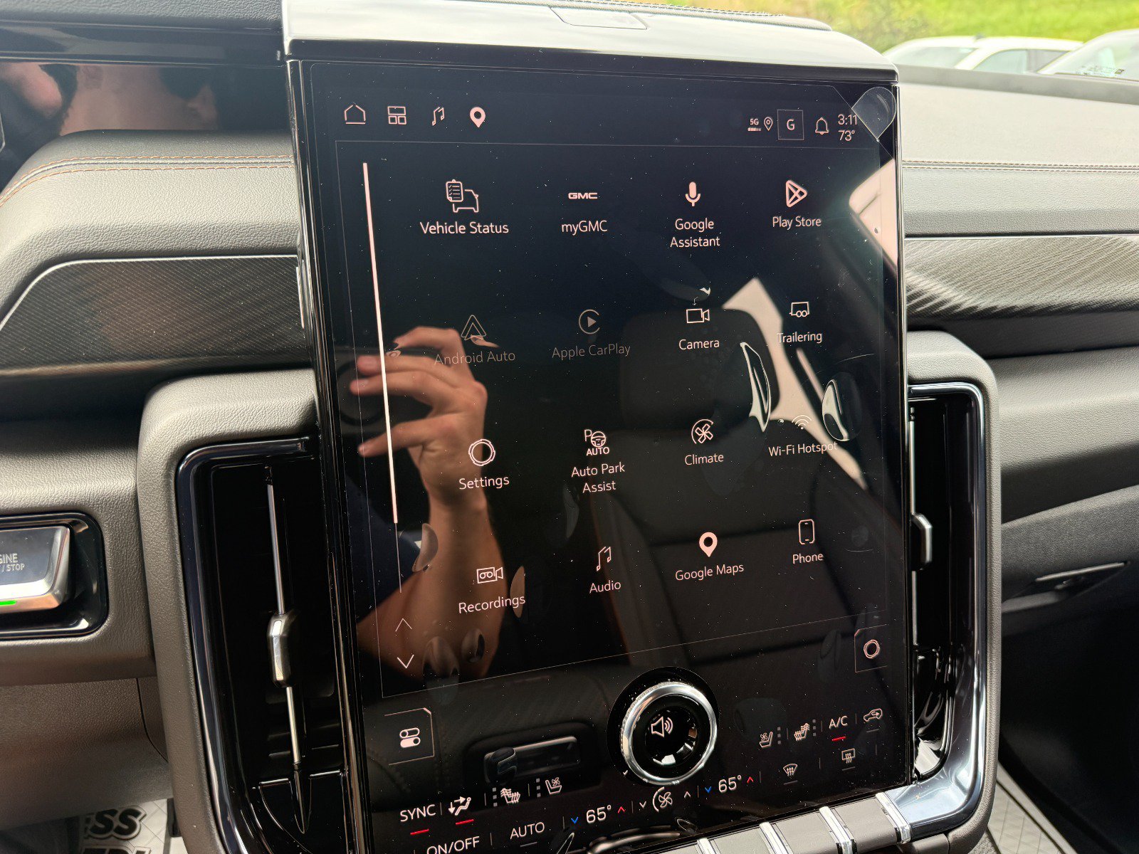 New 2026 GMC Yukon XL AT4 AWD/4WD image 40