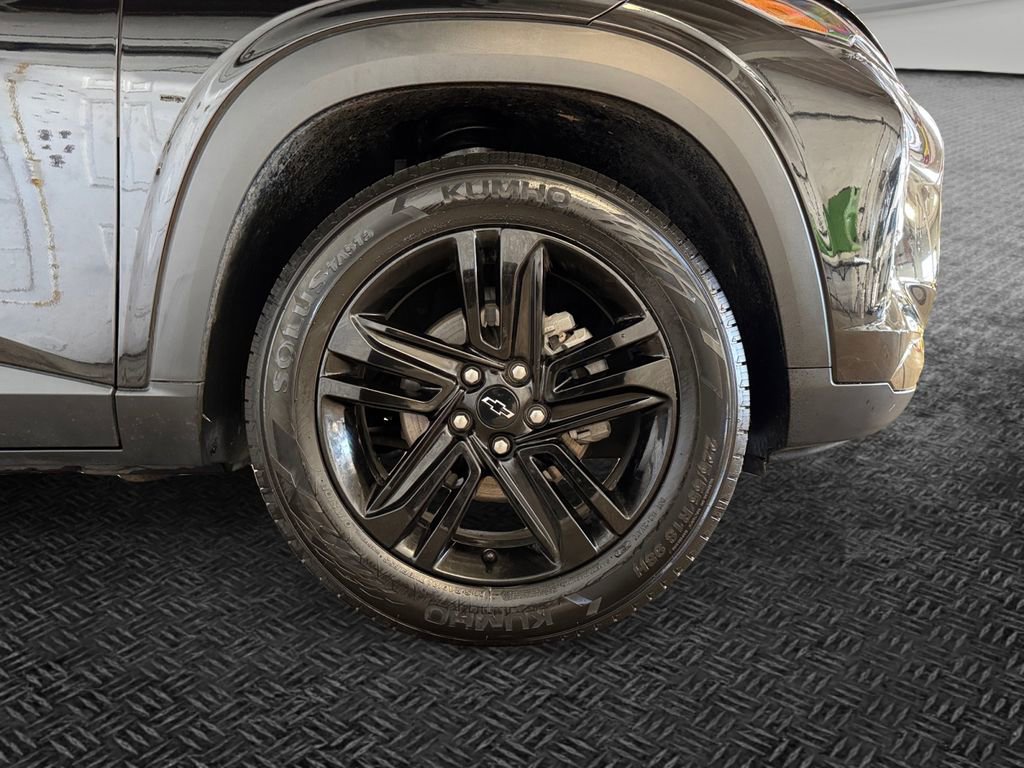 Used 2024 Chevrolet Trax ACTIV w/ Sunroof Package FWD image 11