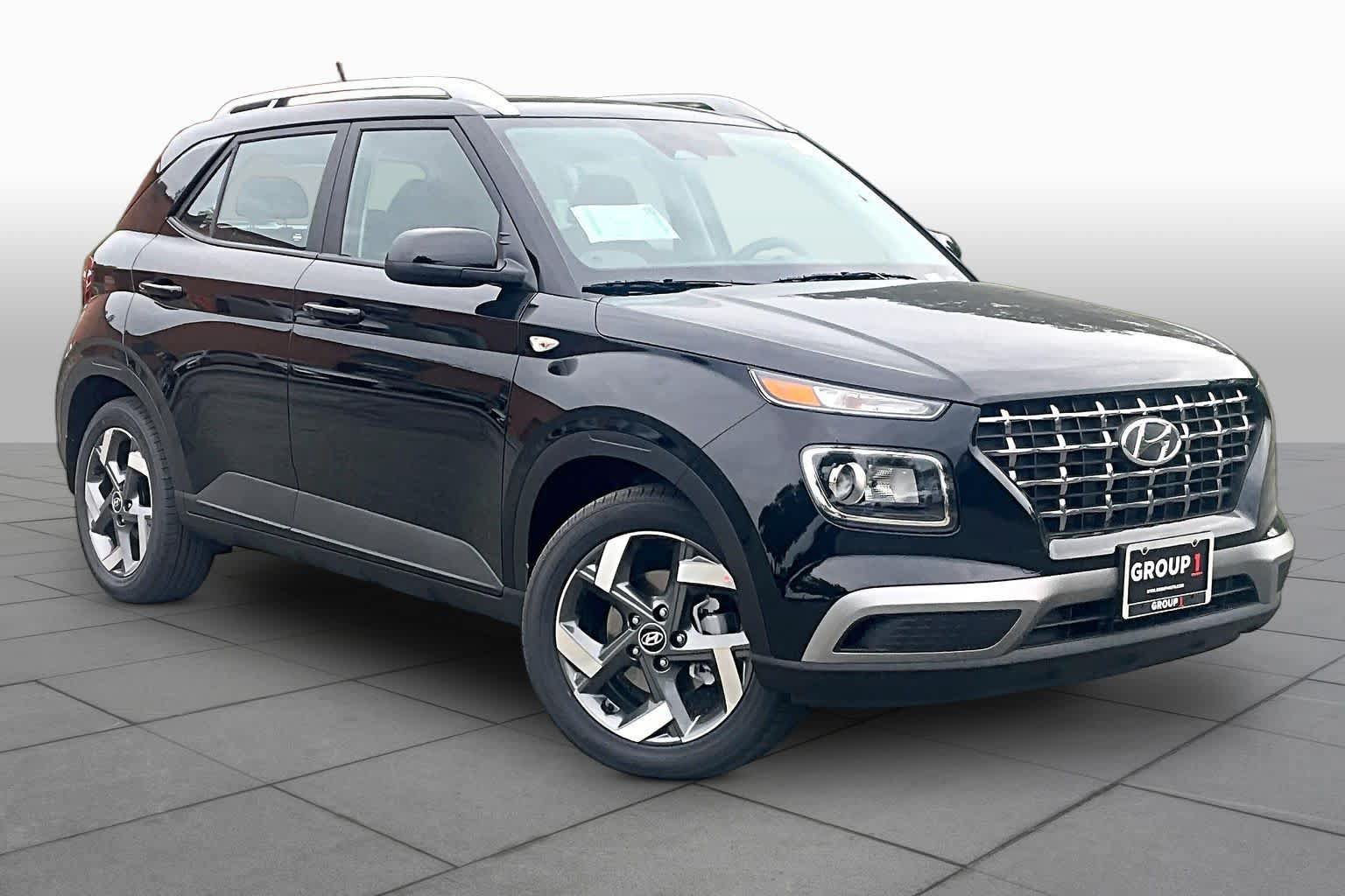 New 2026 Hyundai Venue SEL FWD image 2
