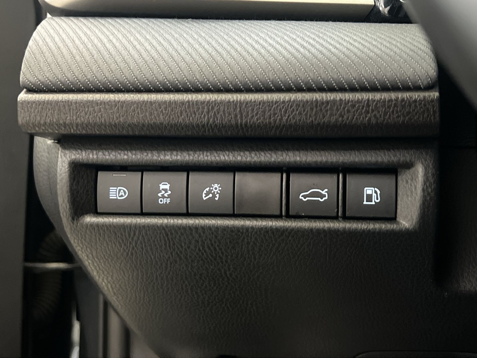 Used 2025 Toyota Camry SE FWD image 38