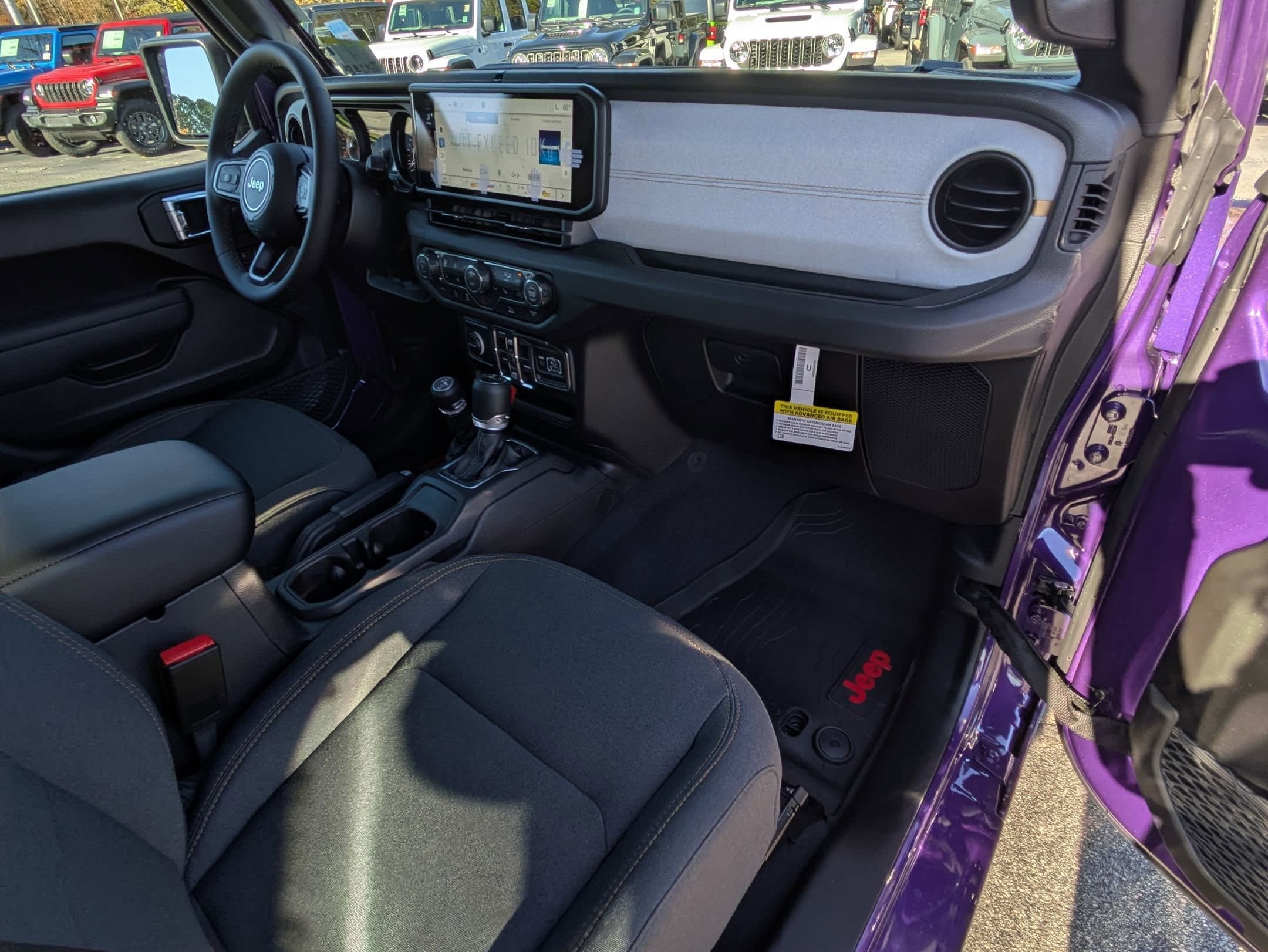 New 2026 Jeep Gladiator Sport AWD/4WD image 25