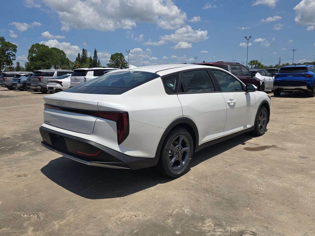 New 2026 Kia K4 FWD image 8