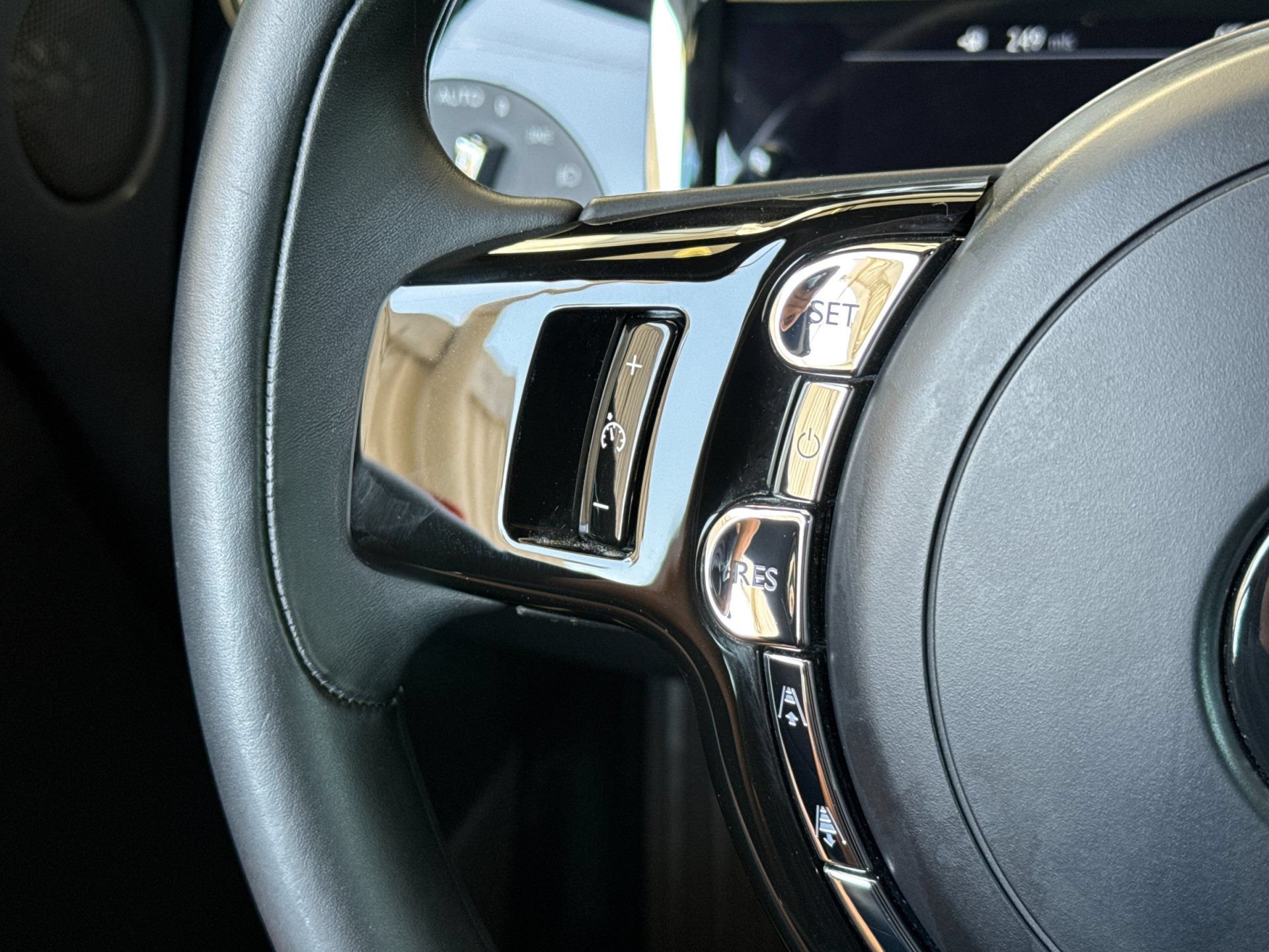 Certified 2014 Rolls-Royce Wraith RWD image 25