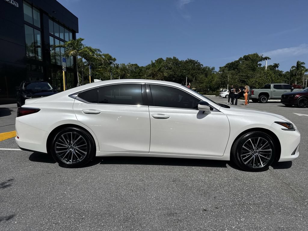 Used 2025 Lexus ES 350 w/ Premium Package FWD image 5