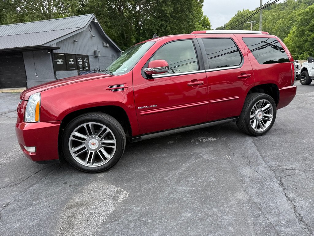 Used 2013 Cadillac Escalade Premium AWD/4WD image 7