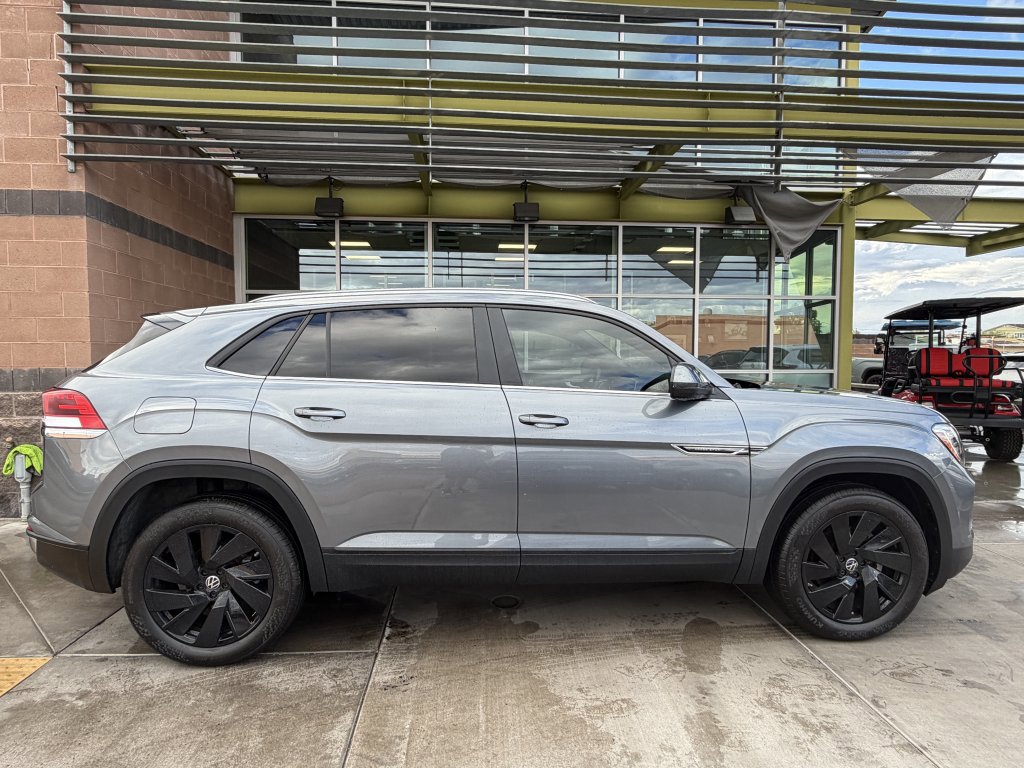 Used 2024 Volkswagen Atlas Cross Sport SE w/ Panoramic Sunroof Package image 9
