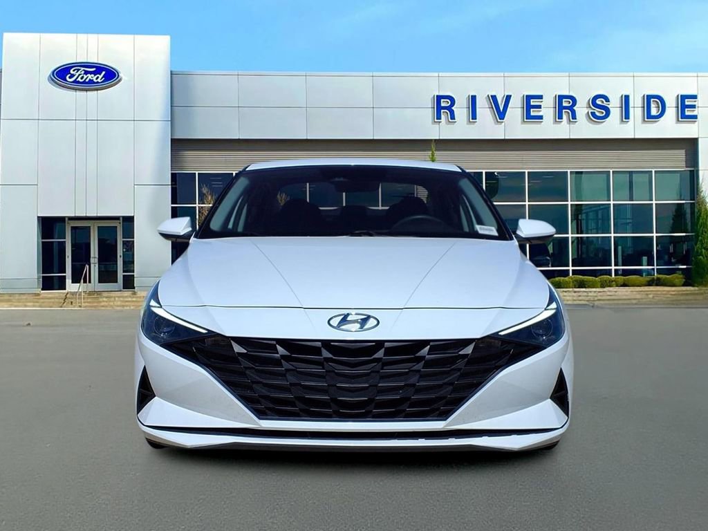 Used 2023 Hyundai Elantra SEL image 2