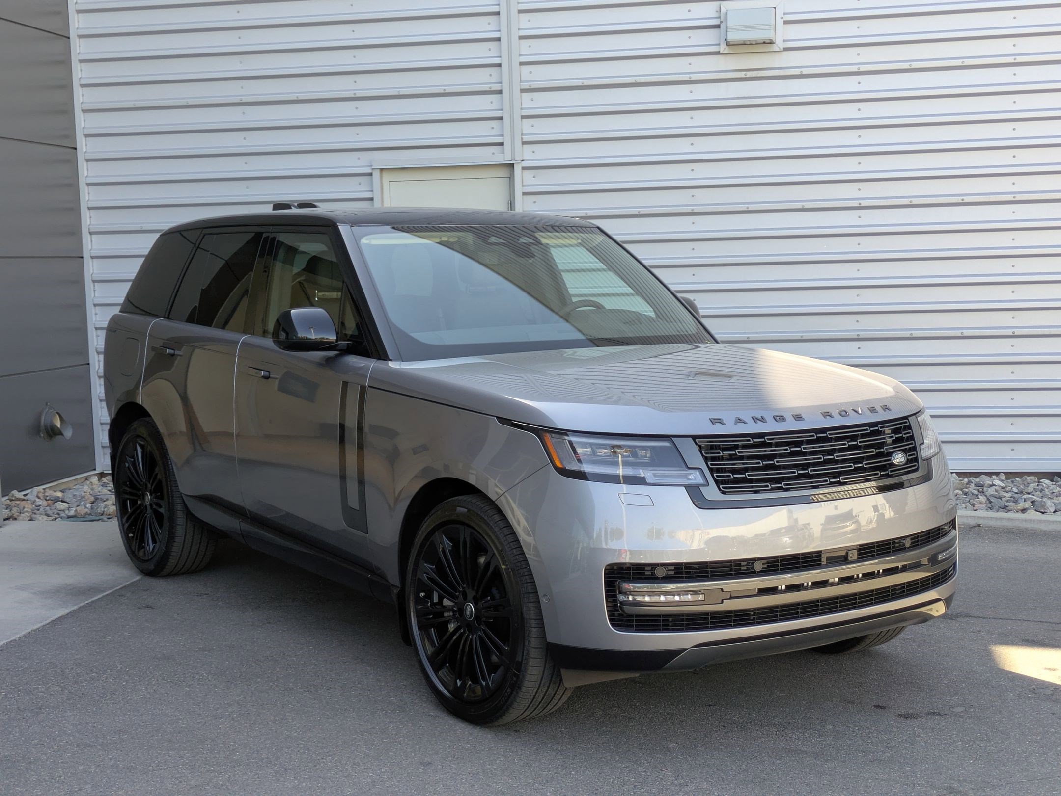 New 2025 Land Rover Range Rover SE image 7