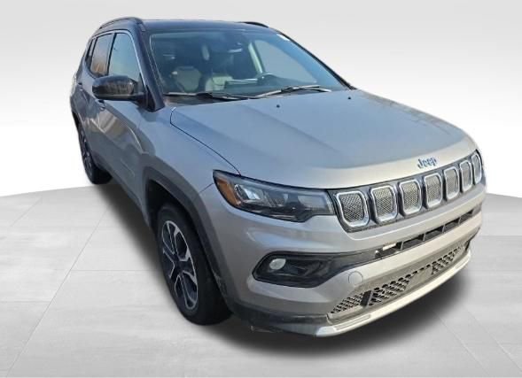 Used 2022 Jeep Compass Limited image 3