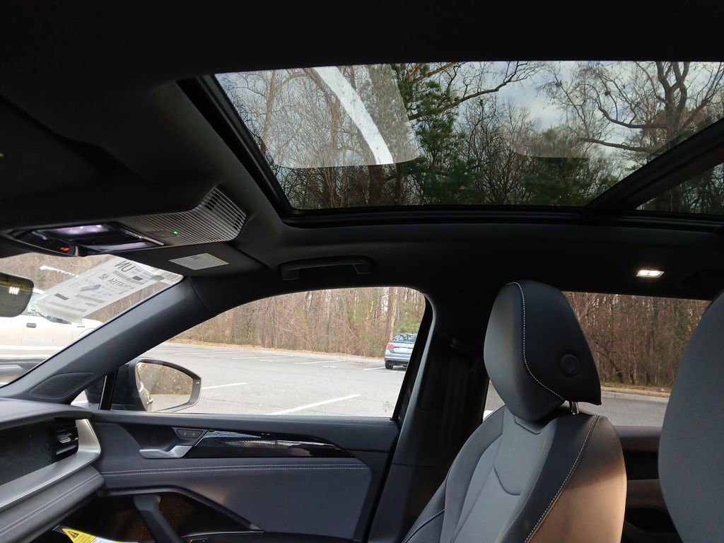 New 2026 Volkswagen Tiguan SE R-Line image 20