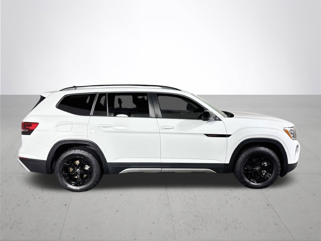 Certified 2024 Volkswagen Atlas Peak Edition SE AWD/4WD image 6