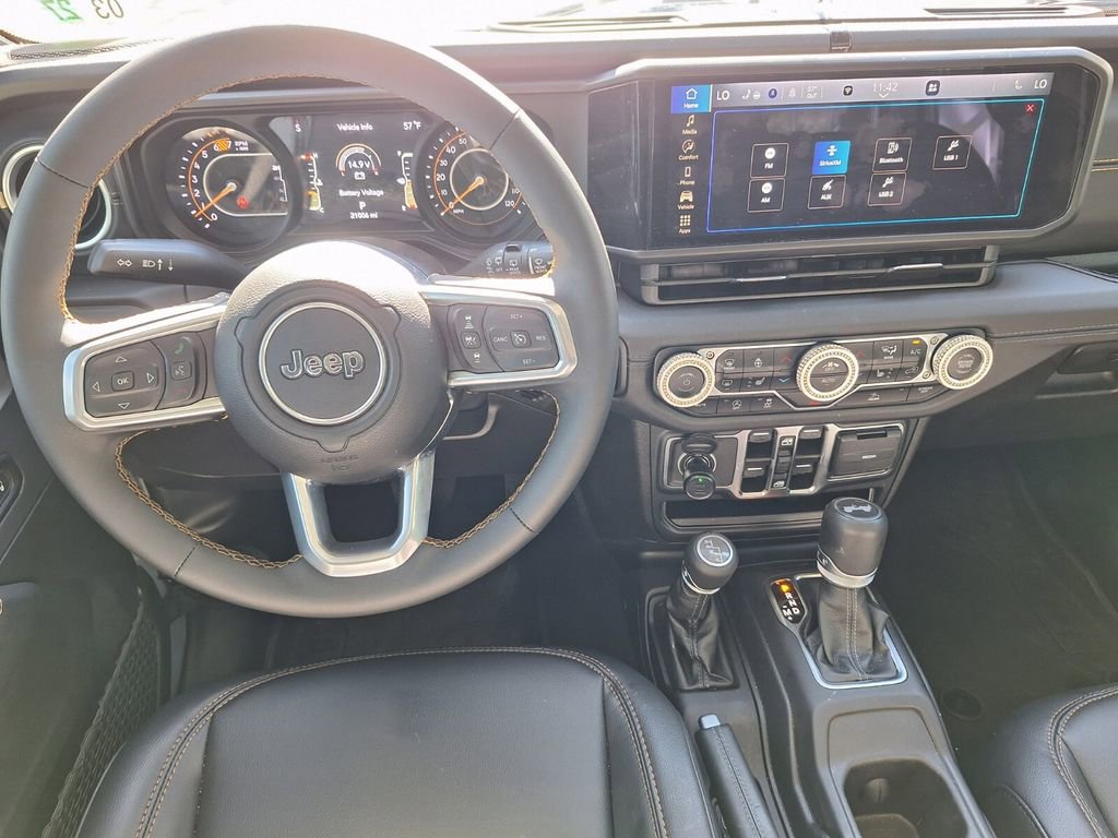 Used 2024 Jeep Wrangler Sahara image 19