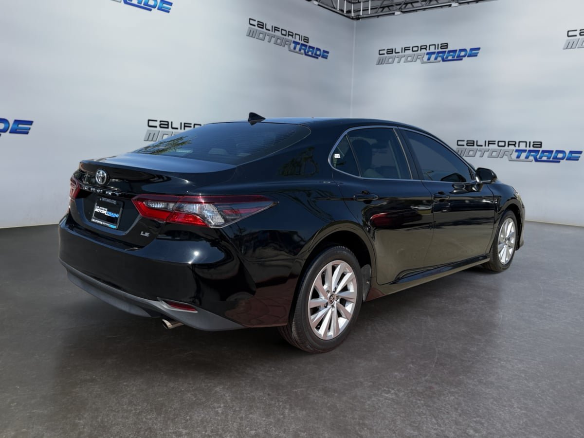 Used 2023 Toyota Camry LE FWD image 5