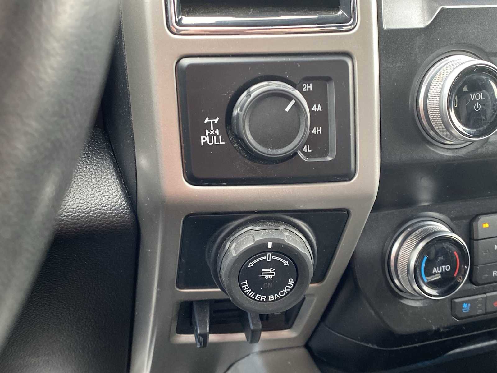 Used 2019 Ford F150 Lariat w/ Equipment Group 502A Luxury image 25