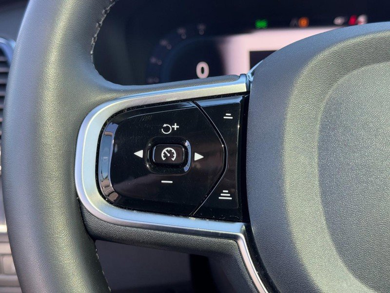 Certified 2024 Volvo XC90 T8 Ultimate w/ Lounge Package image 18