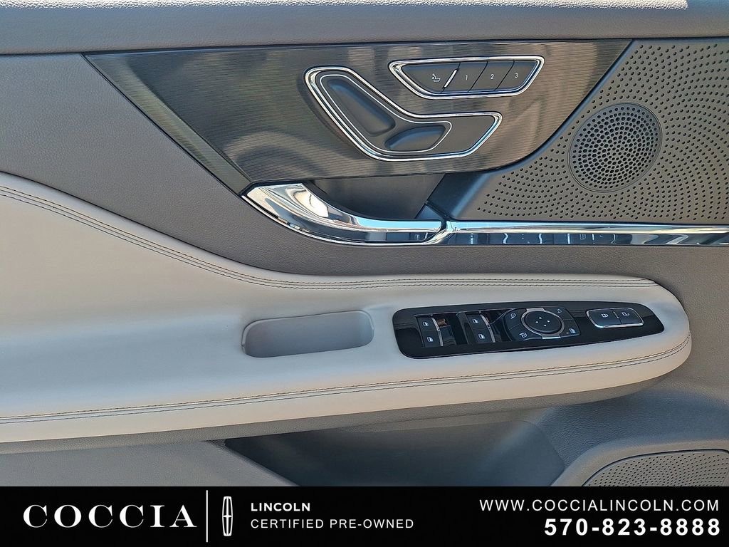 Certified 2023 Lincoln Corsair AWD w/ Equipment Group 101A image 12