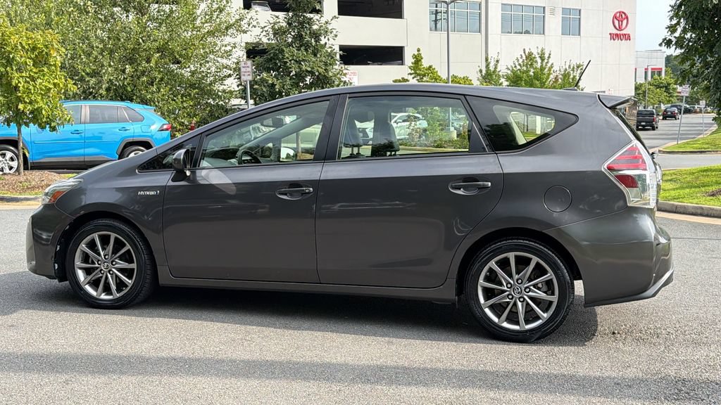Used 2015 Toyota Prius V Five w/ Advanced Technology Package FWD image 3