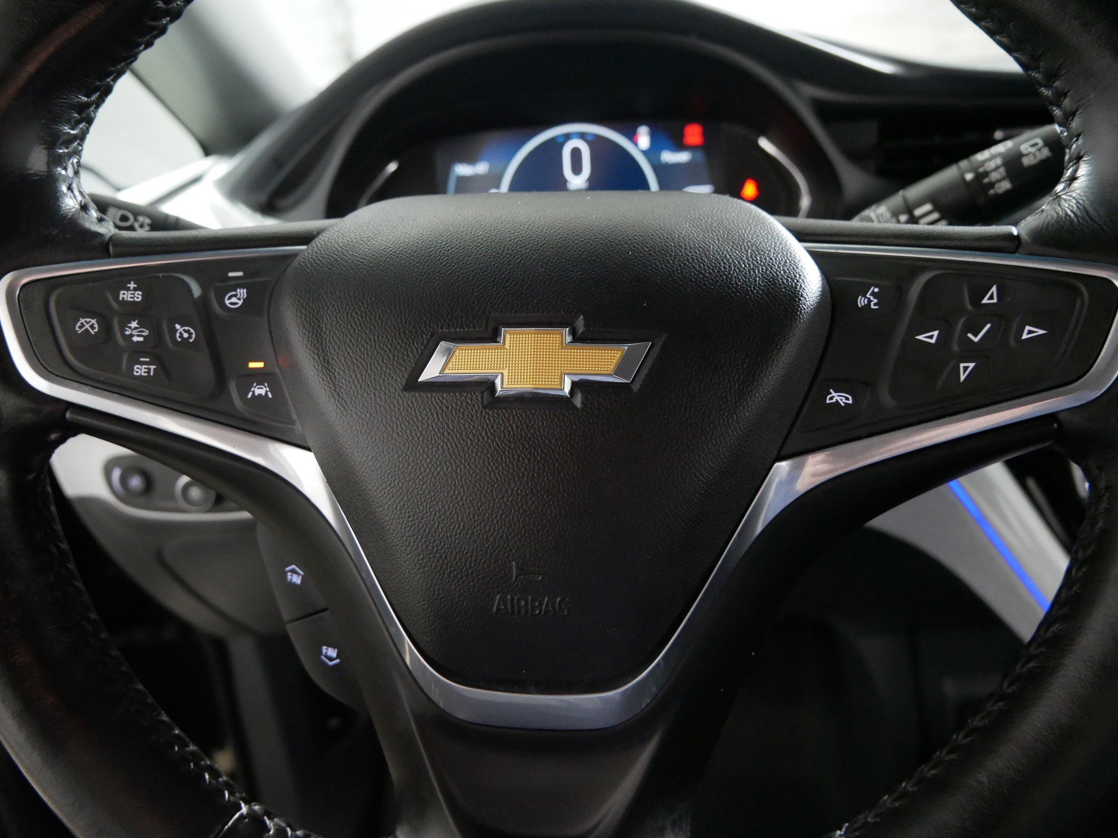 Used 2019 Chevrolet Bolt Premier w/ Infotainment Package image 25