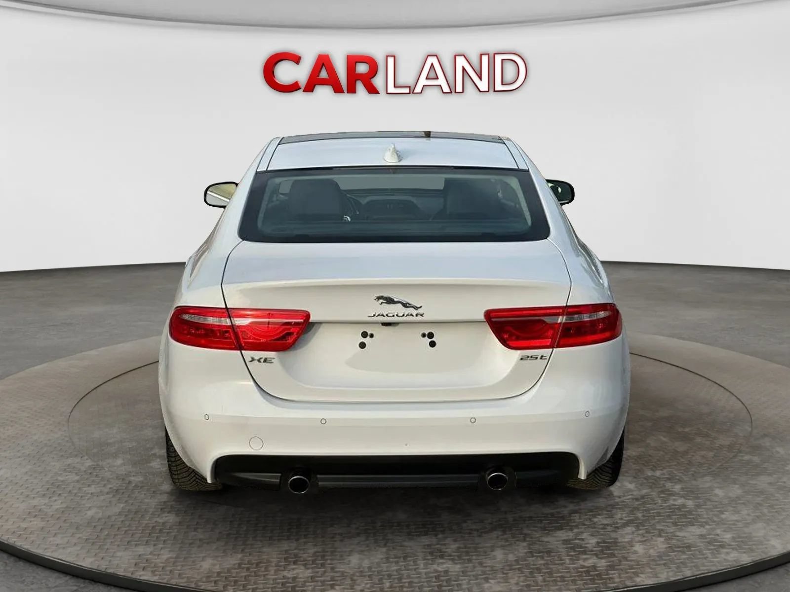 Used 2018 Jaguar XE Prestige RWD image 5