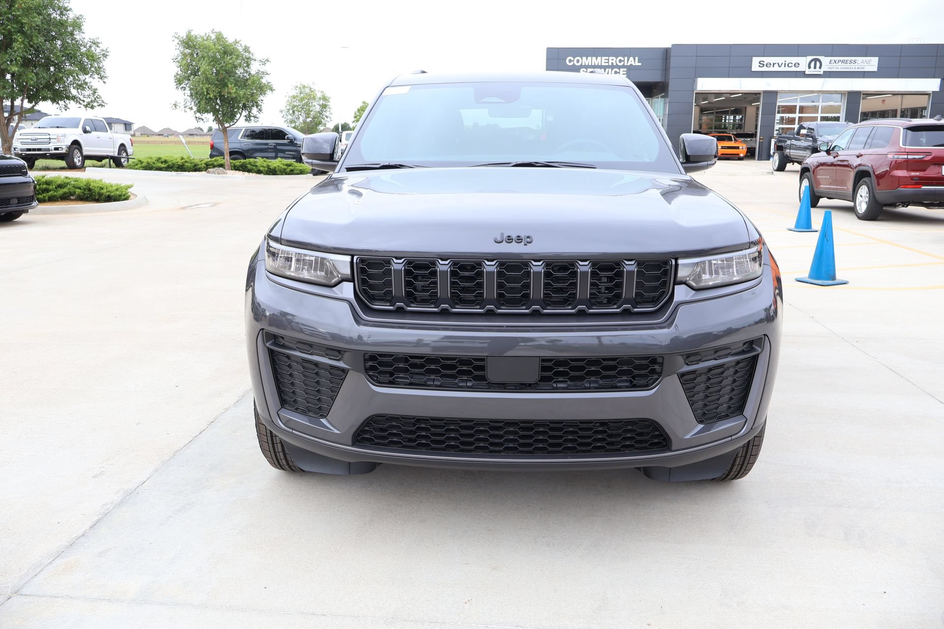 New 2026 Jeep Grand Cherokee Altitude AWD/4WD image 10