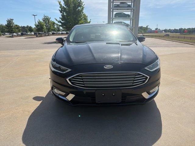 Used 2017 Ford Fusion SE w/ Fusion SE Technology Package FWD image 2