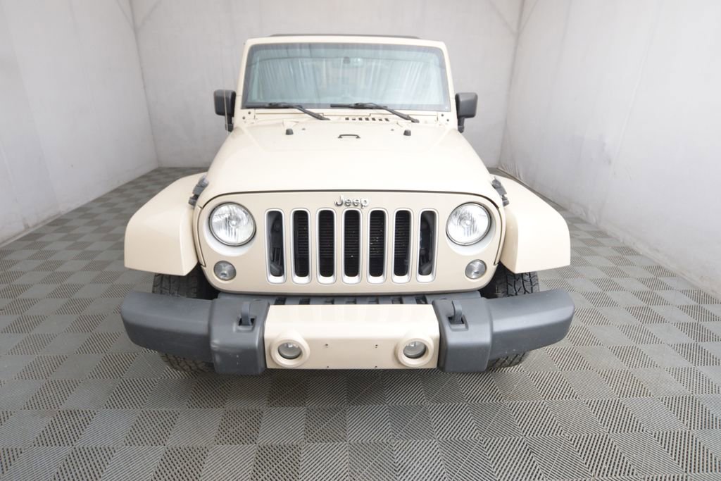 Used 2016 Jeep Wrangler Unlimited Sahara image 2