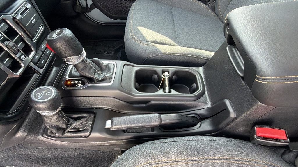 Used 2024 Jeep Wrangler Unlimited Sahara AWD/4WD image 12