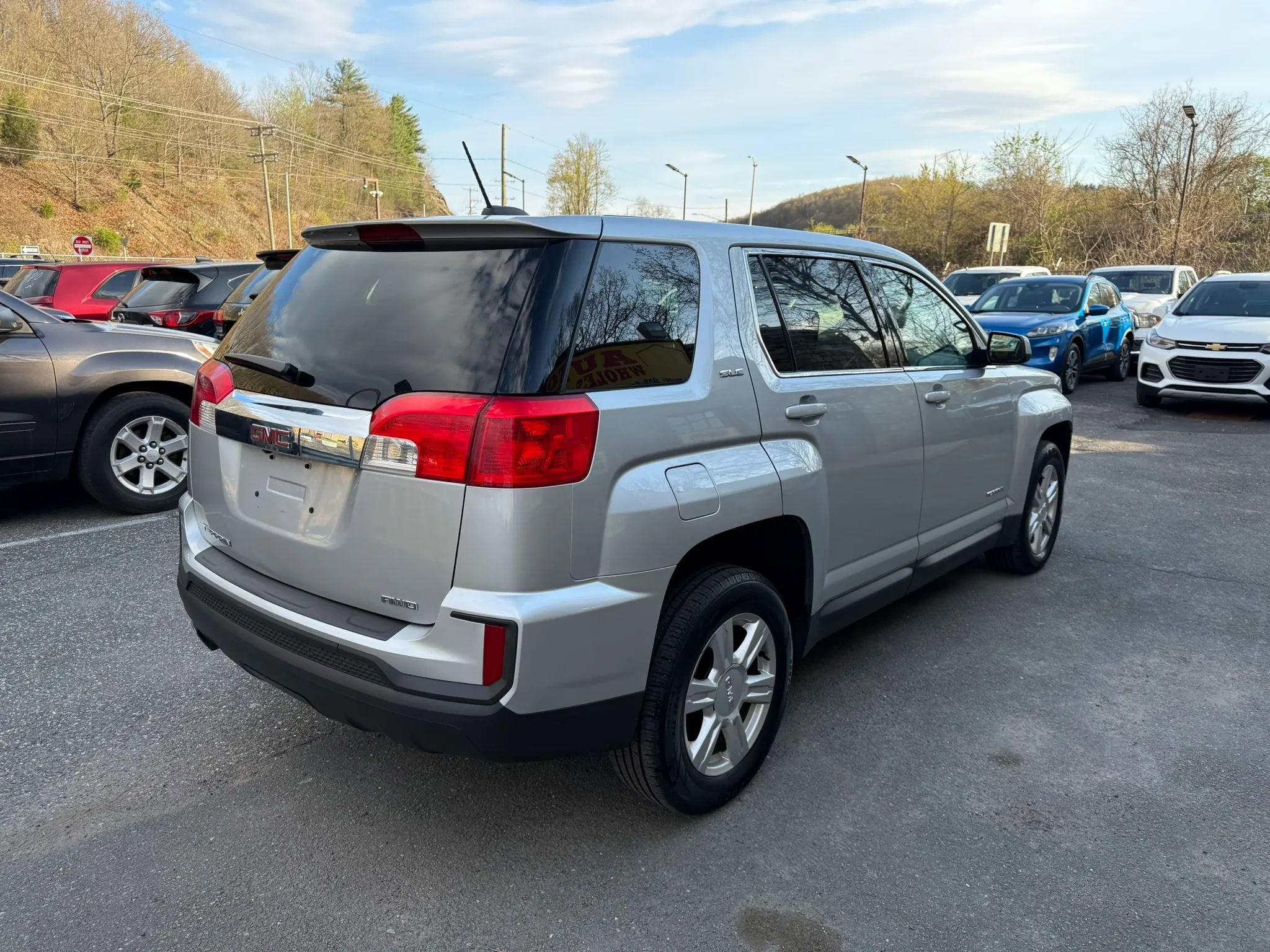 Used 2016 GMC Terrain SLE AWD/4WD image 3