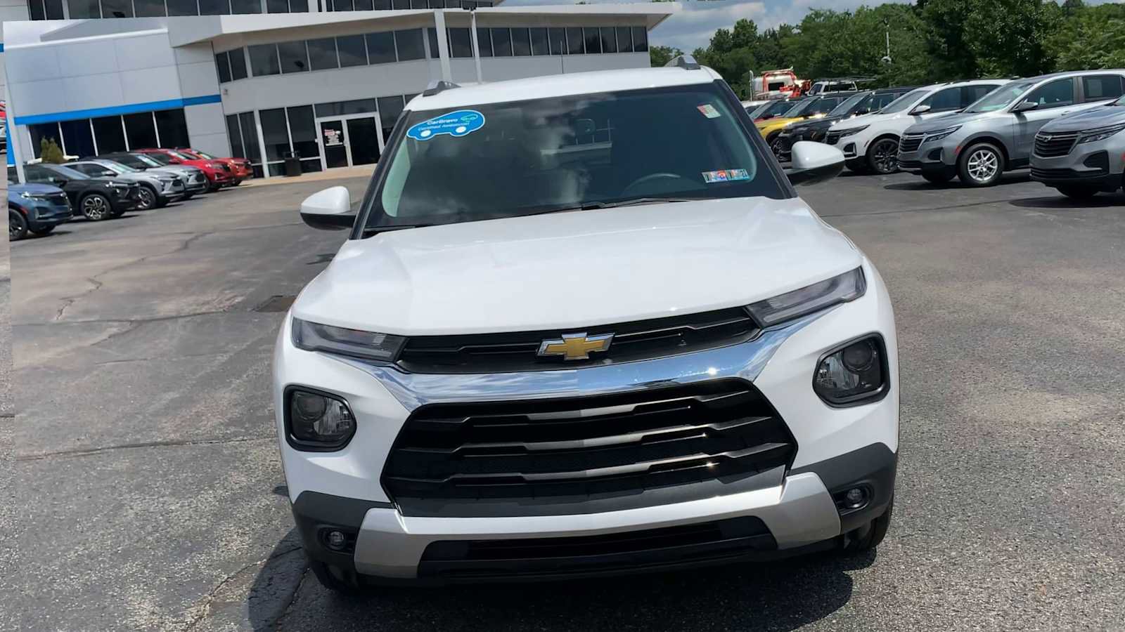 Certified 2022 Chevrolet TrailBlazer LT w/ Convenience Package AWD/4WD image 3
