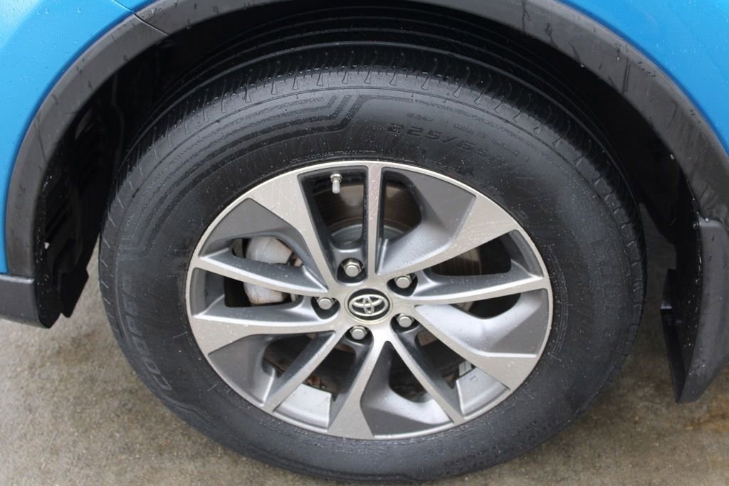 Used 2017 Toyota RAV4 XLE image 12