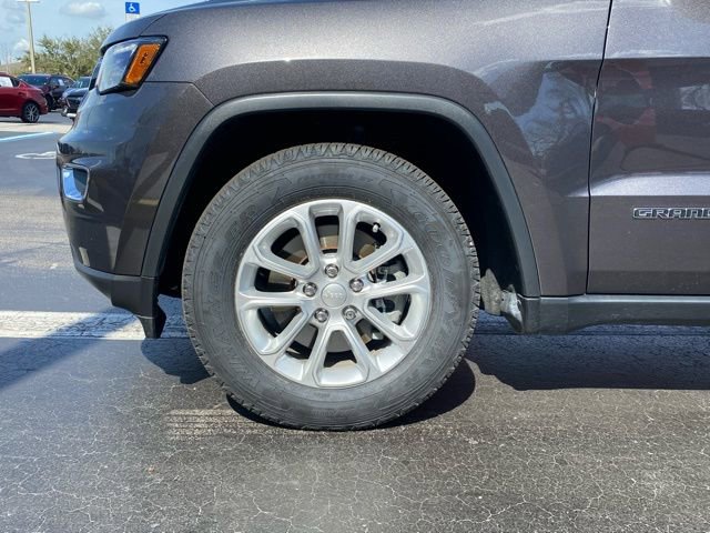 Used 2021 Jeep Grand Cherokee Laredo X image 12