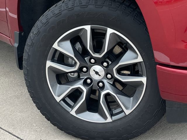 Used 2024 Chevrolet Silverado 1500 RST AWD/4WD image 9