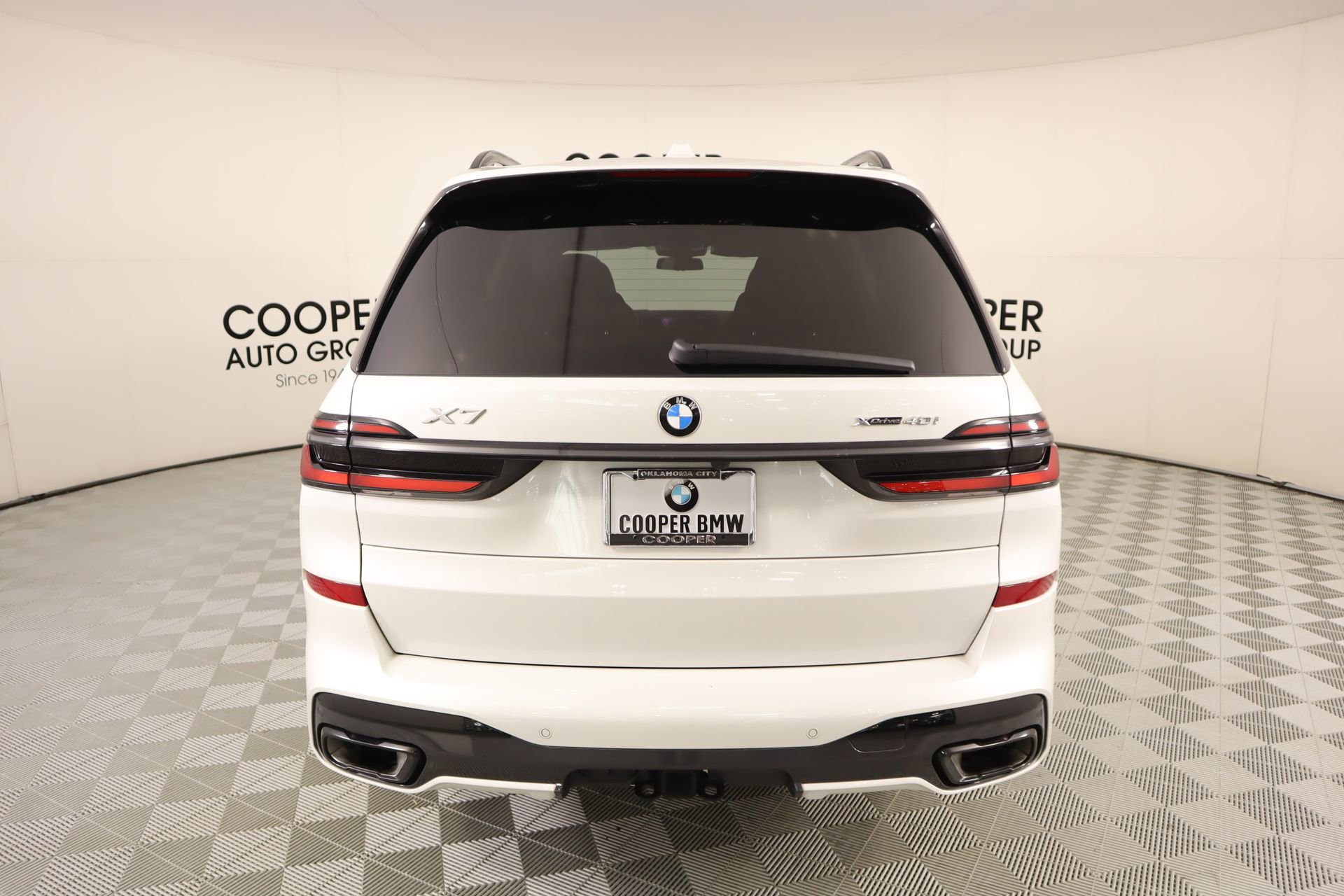 Used 2024 BMW X7 xDrive40i w/ Executive Package image 24