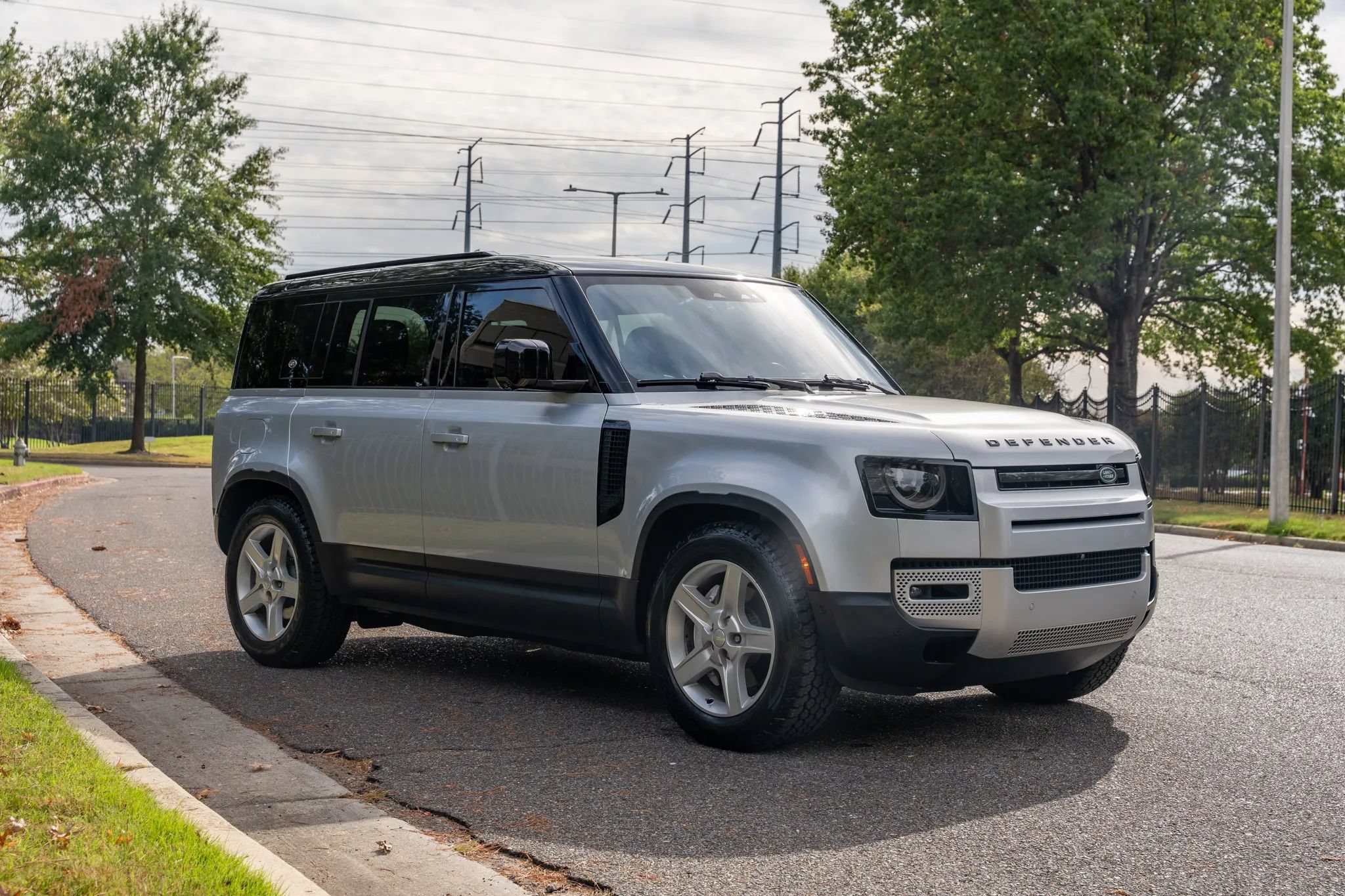 Used 2022 Land Rover Defender 110 SE AWD/4WD image 4