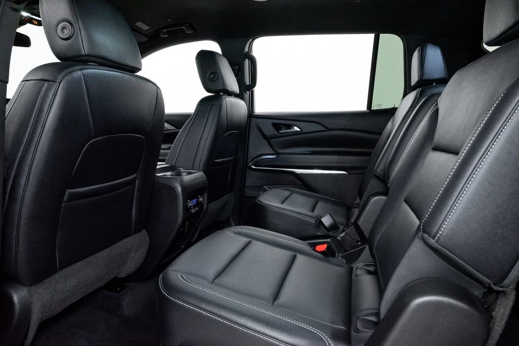 Used 2024 Chevrolet Traverse LT FWD image 23