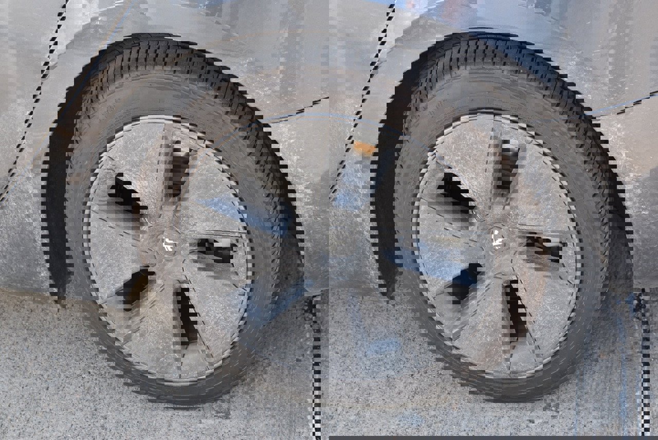 Used 2021 Tesla Model 3 Standard Range Plus image 11