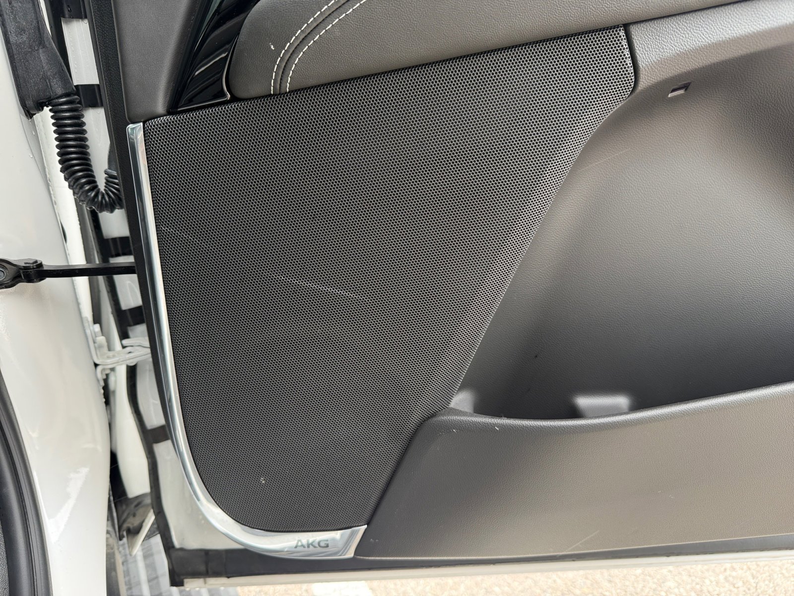 Used 2025 Cadillac Escalade ESV Sport Platinum w/ LPO, Floor Liner Package image 27