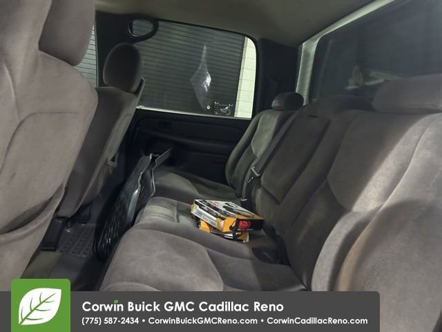 Used 2005 GMC Sierra 2500 SLE w/ Skid Plate Package image 29