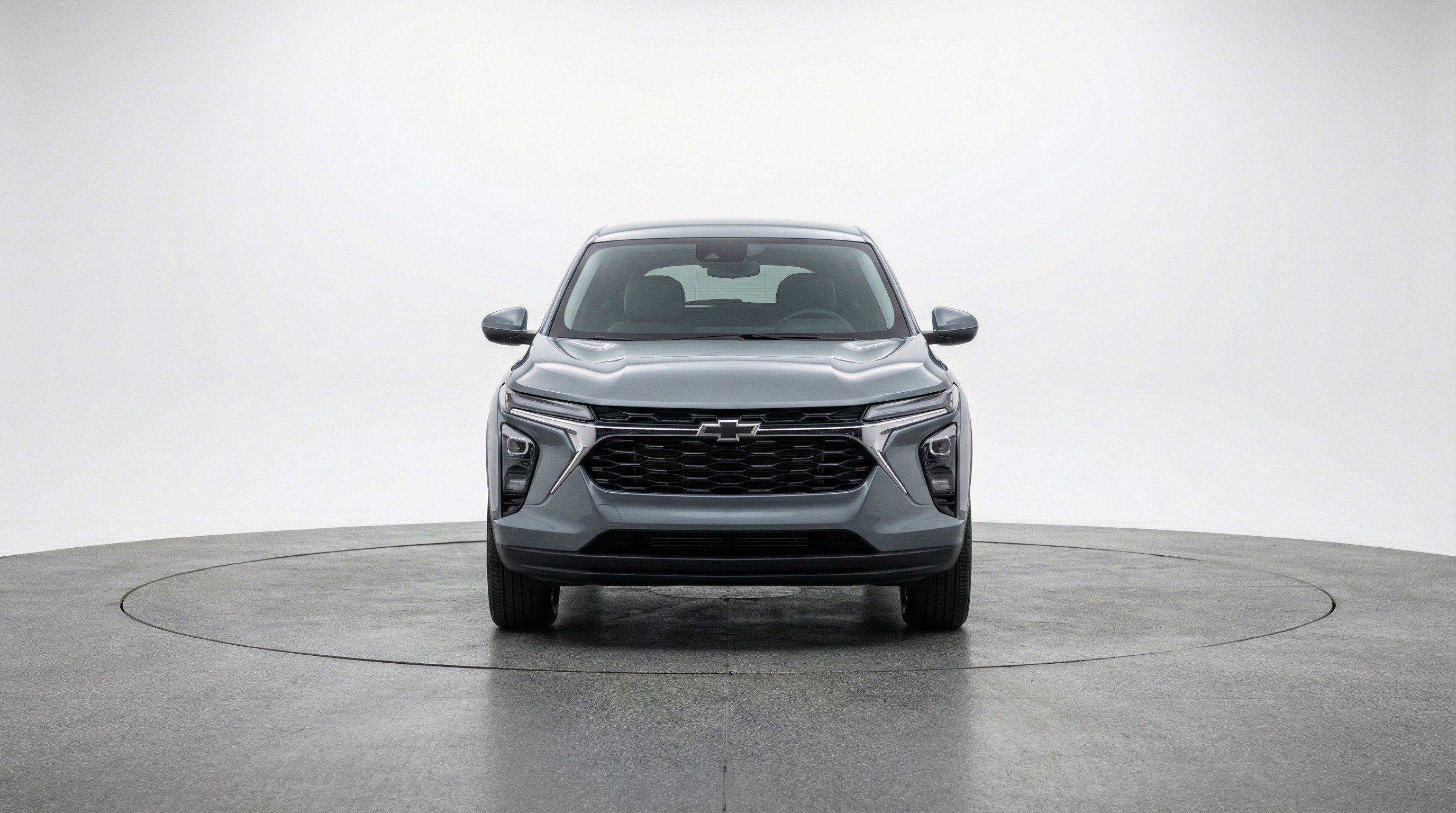 Used 2025 Chevrolet Trax LT FWD image 2