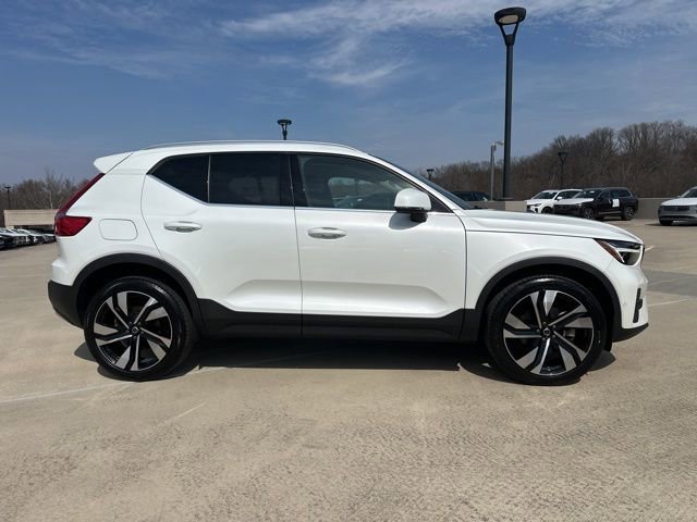 Certified 2023 Volvo XC40 B5 Plus w/ Climate Package image 10